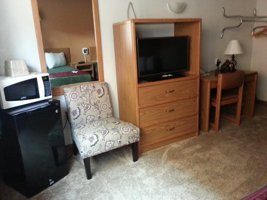 Mid Town Motel Great Falls Room photo